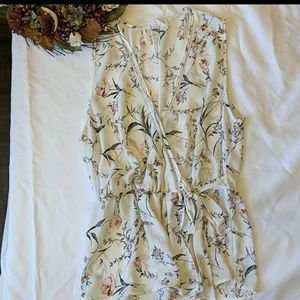 BOGO 💥 Chiffon floral peplum top